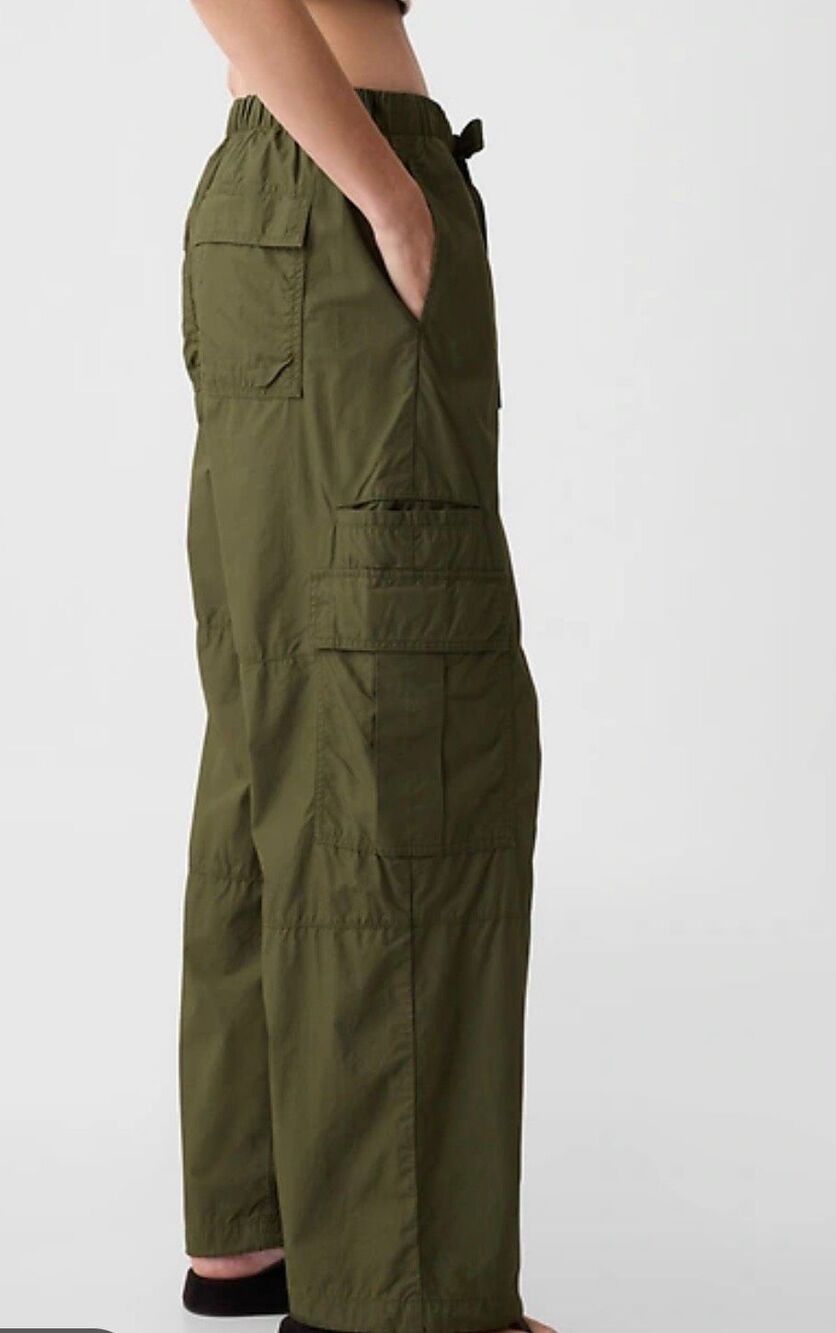 NWT GAP Cargo Parachute Pants Mid Rise Ultra Wide Leg
